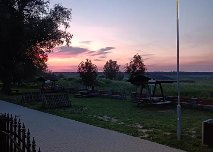 Przystan W Jezierzanach בית נופש *