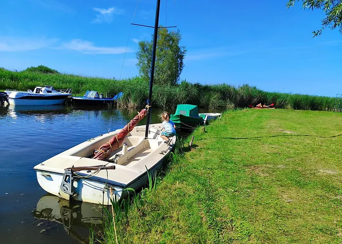 Przystan W Jezierzanach * Jezierzany