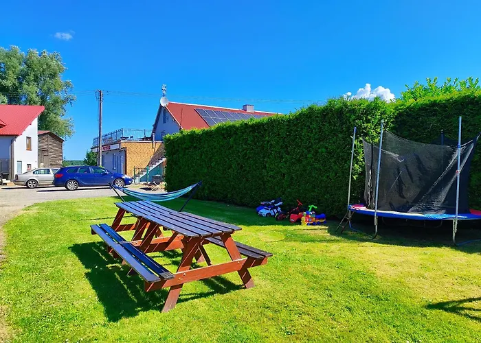 Przystan W Jezierzanach *