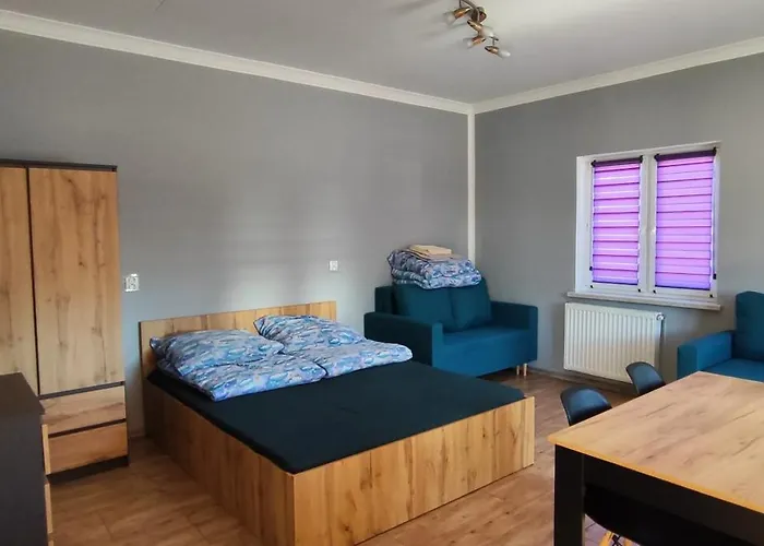 Przystan W Jezierzanach בית נופש